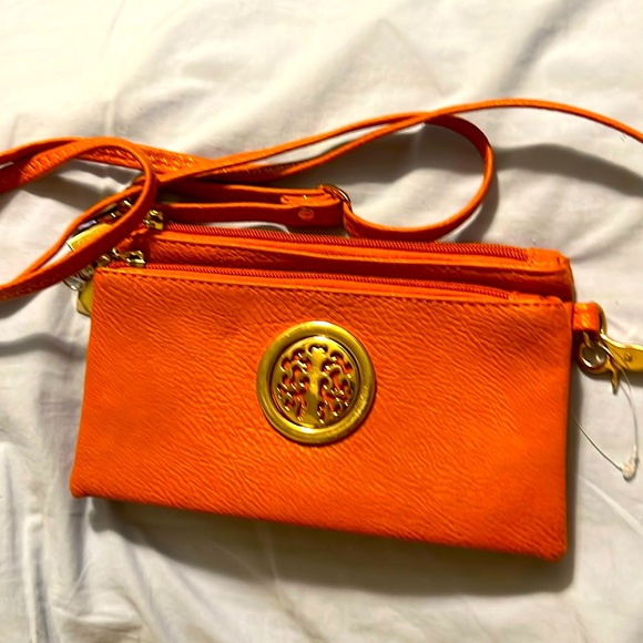 Tan orange crossbody - Picture 1 of 8